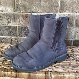 UGG Brown Suede Slip On Block Heel Ribbed Ankle Chelsea Boots Size 6